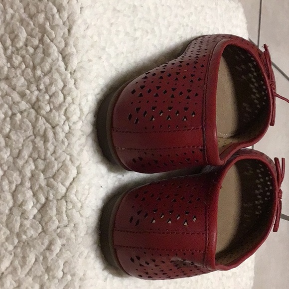 RED HUSH PUPPIE FLATS  7 - Picture 3 of 8